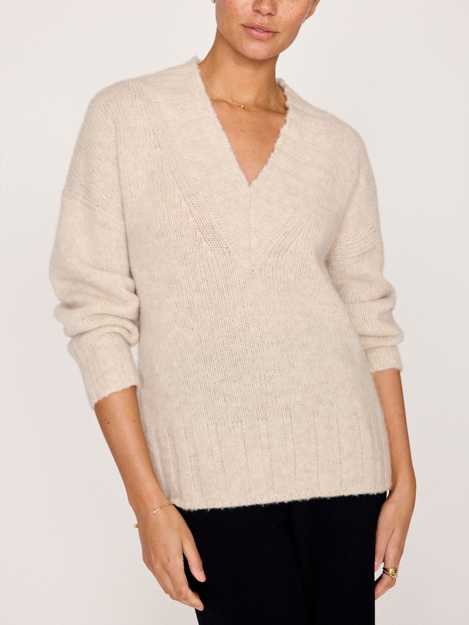 Women s Emme V Neck Sweater in Oyster Blush Brochu Walker