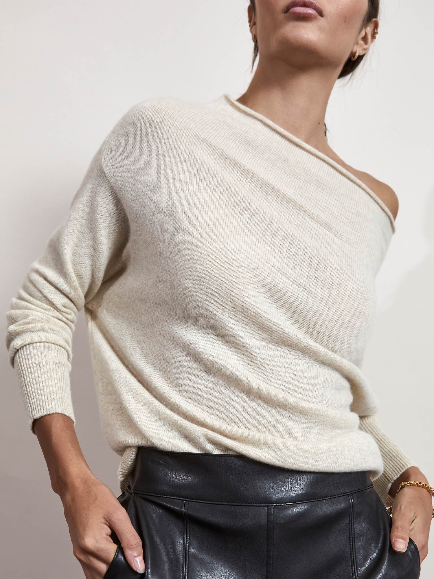 Rib-knit Open-back Sweater - Cream - Ladies