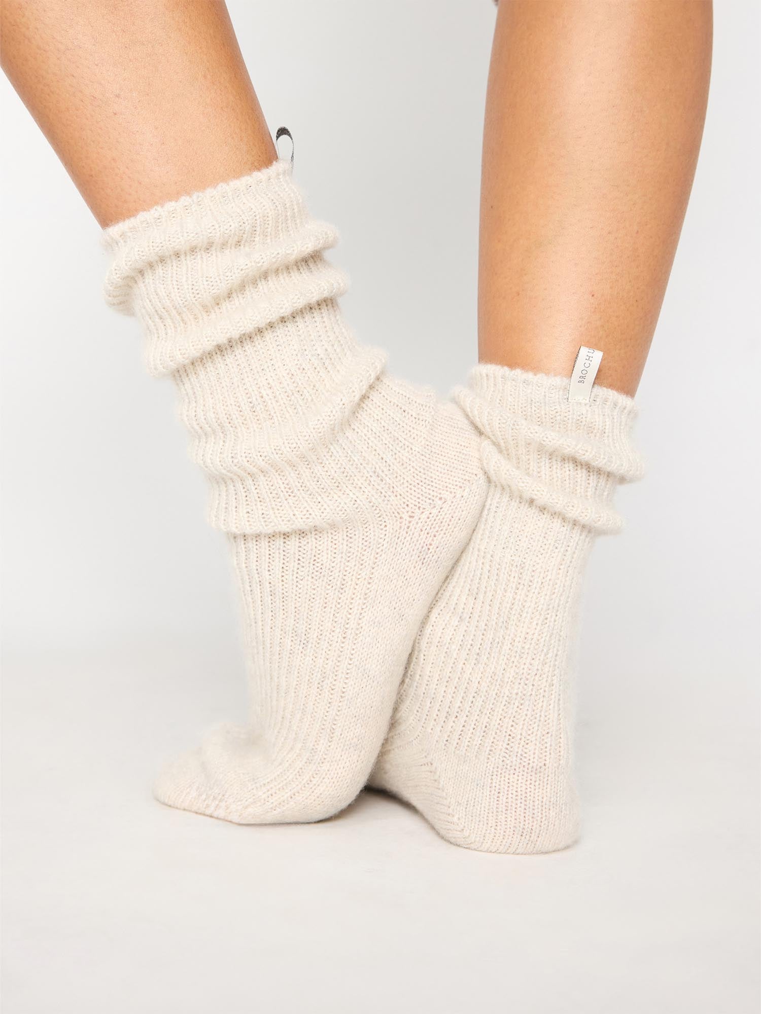 The Ribbed Cashmere Socks