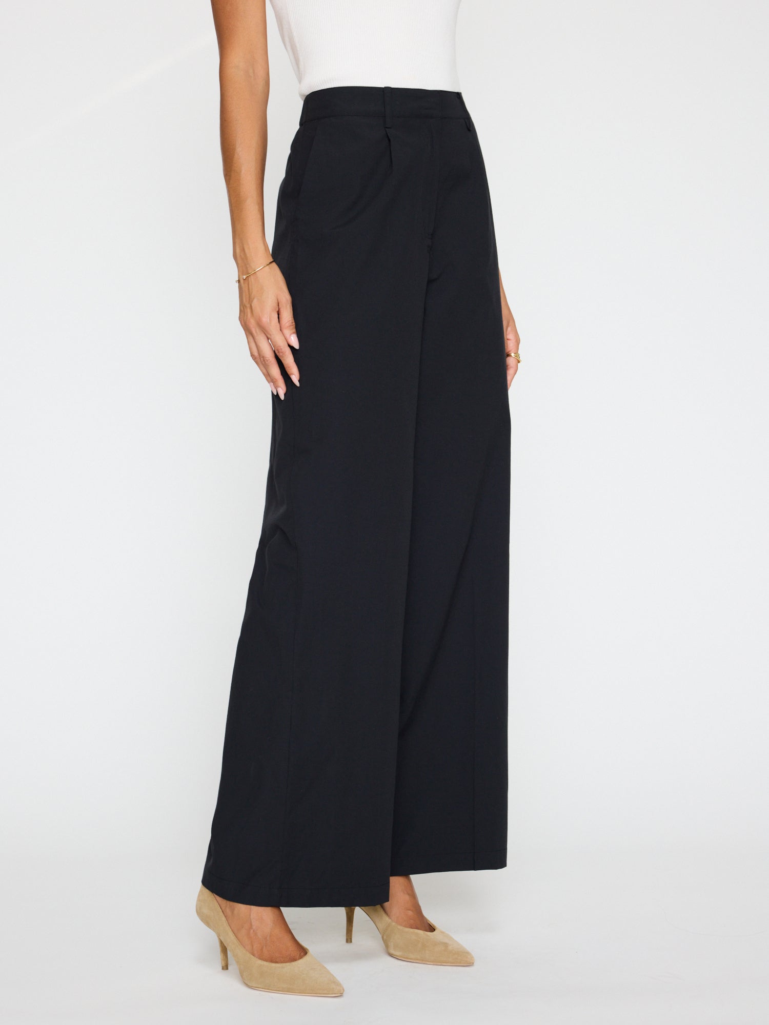 Joya mid-rise straight leg black pant side view 2