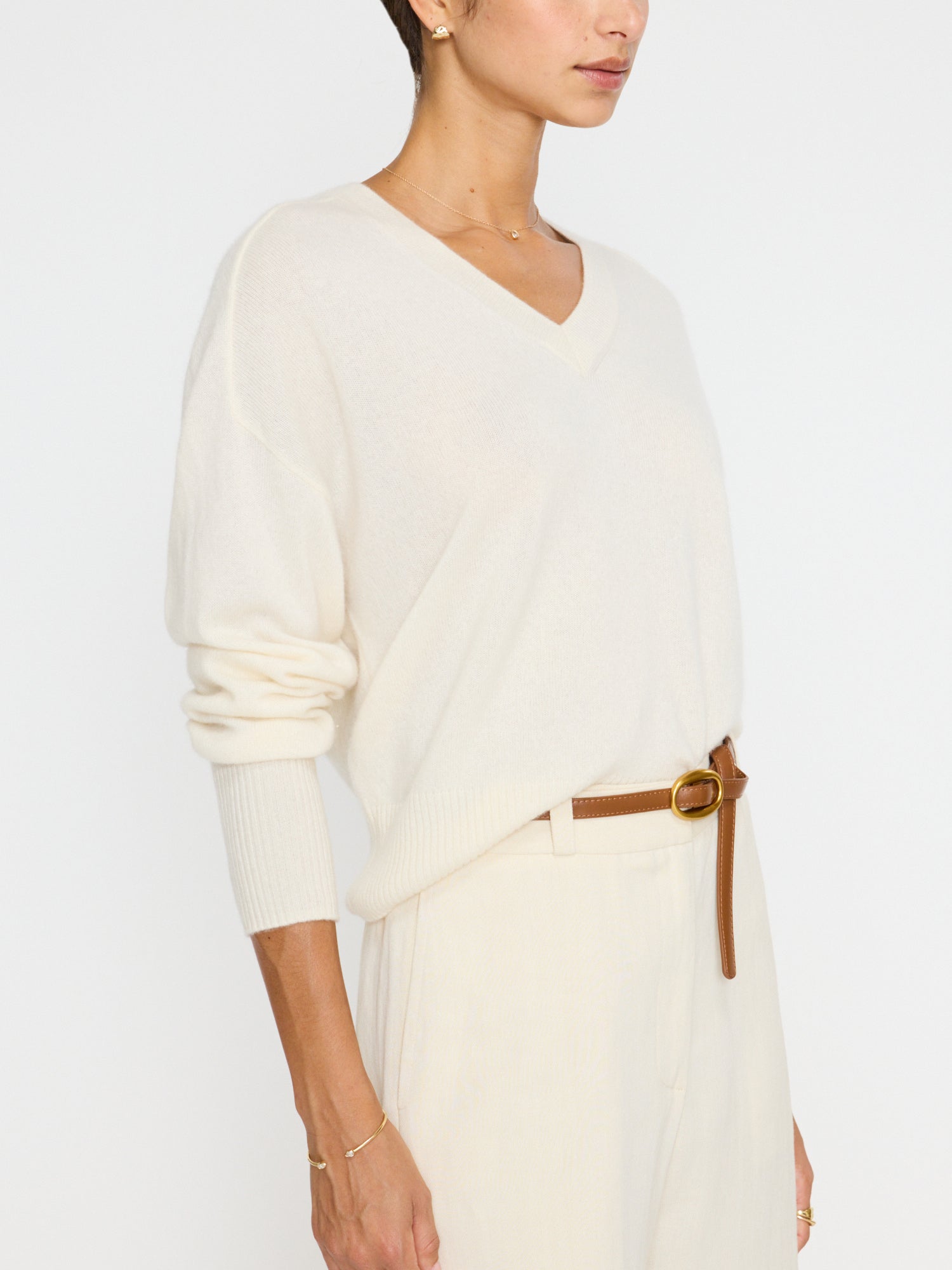 Leia V-neck beige sweater side view