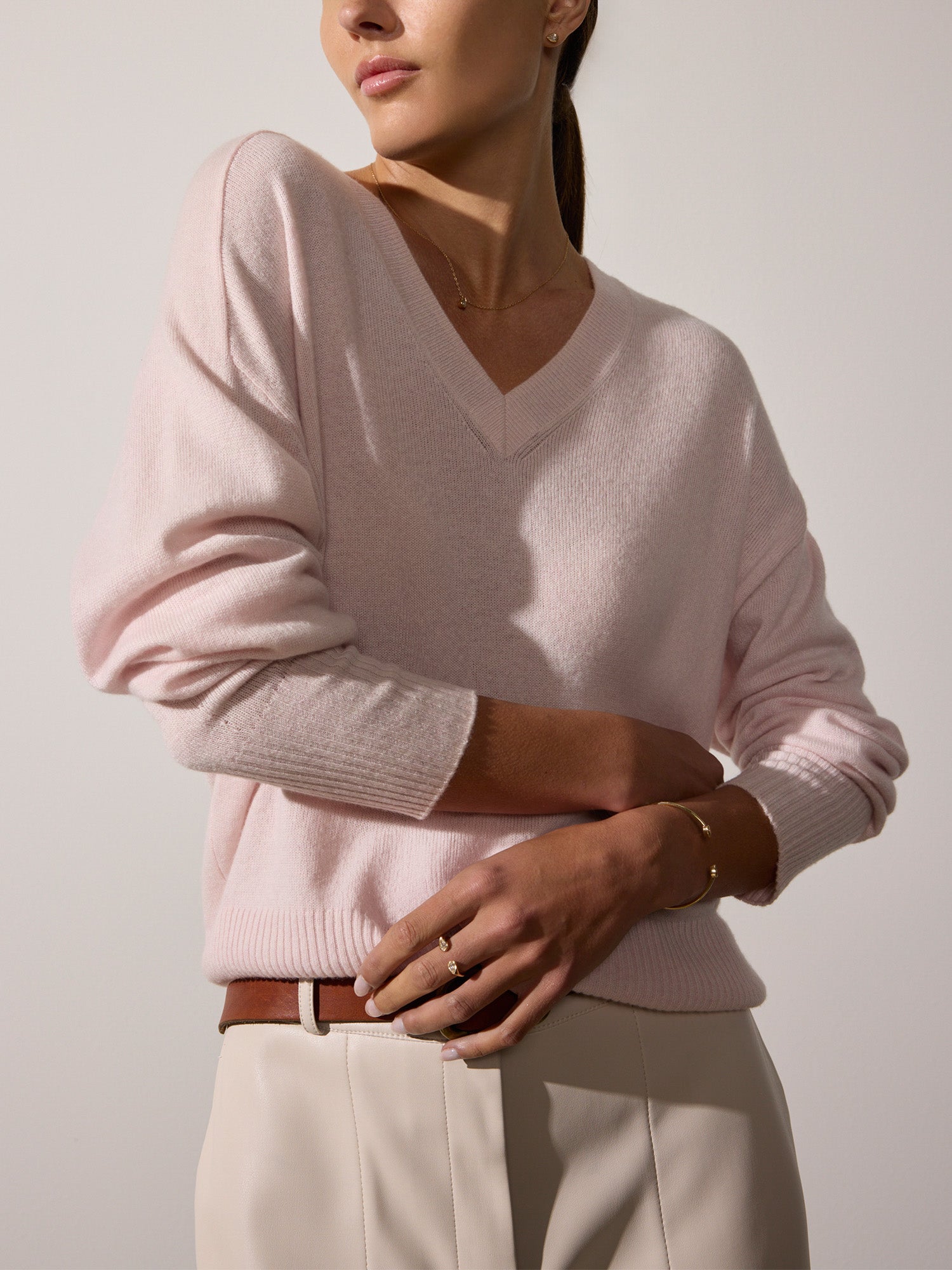 Leia V-neck pink sweater front view