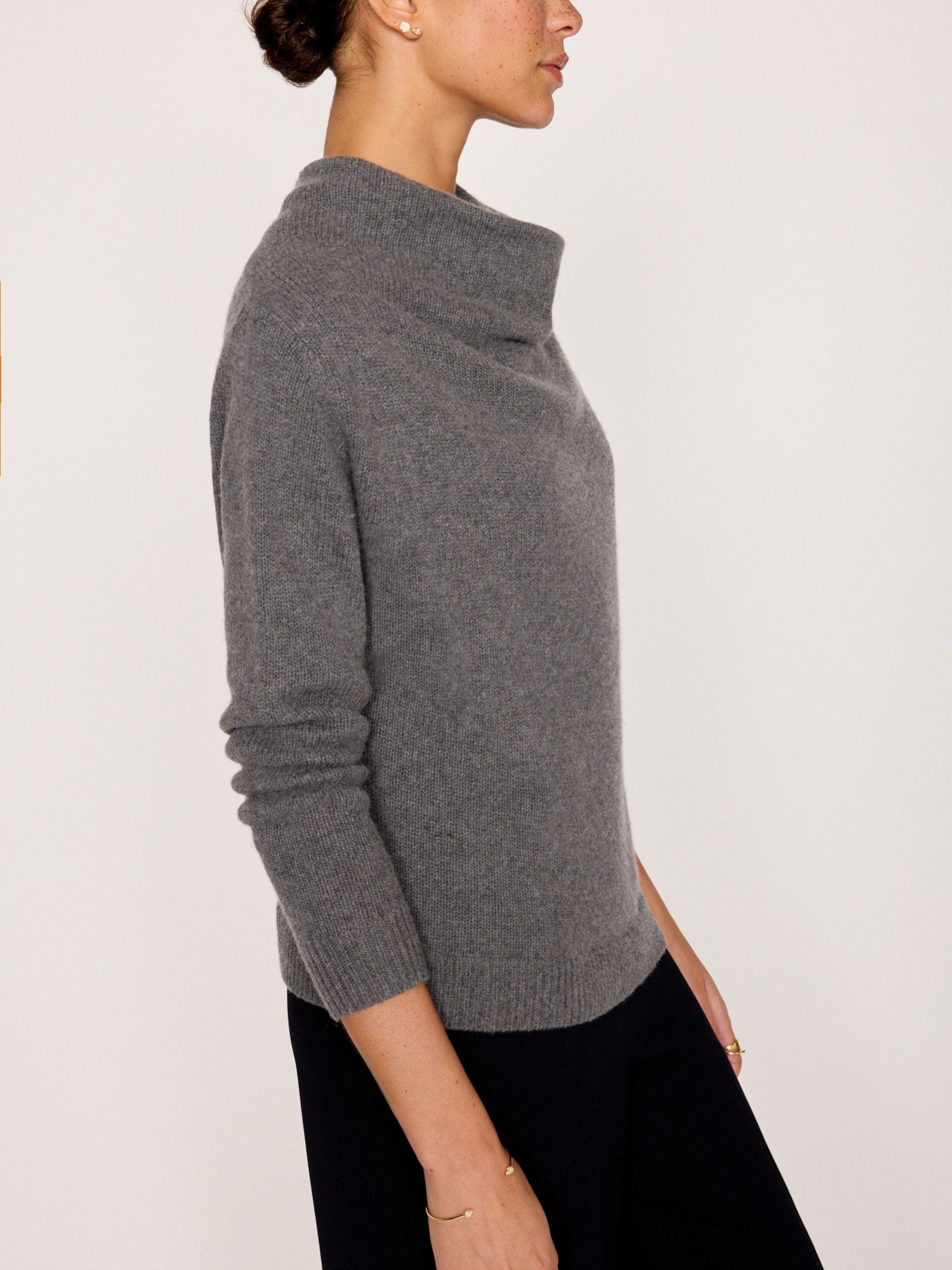 The Theo Pullover