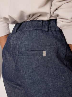 Talia blue cropped cotton linen pant close up