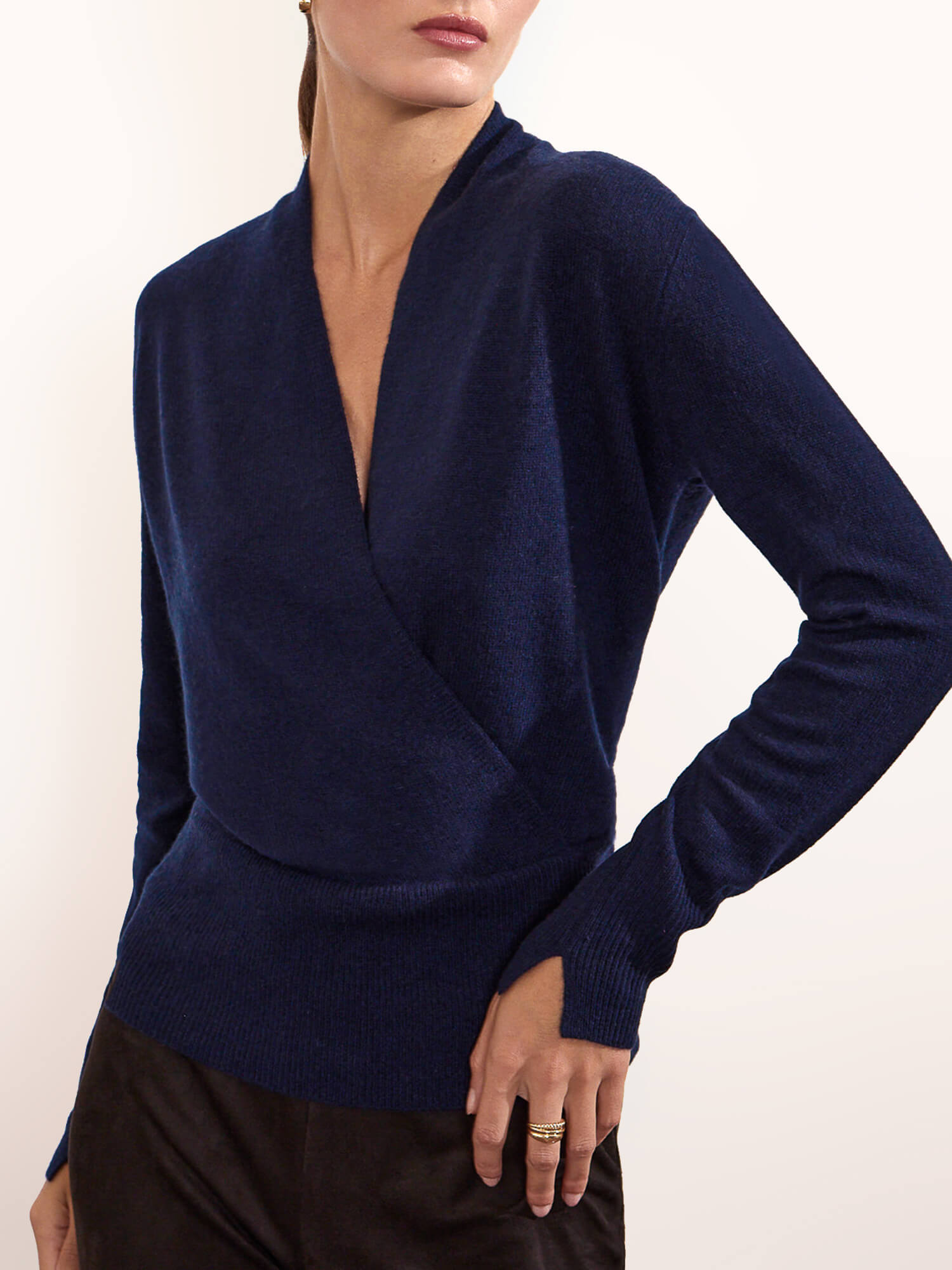 Navy cashmere v neck sweater women's hotsell