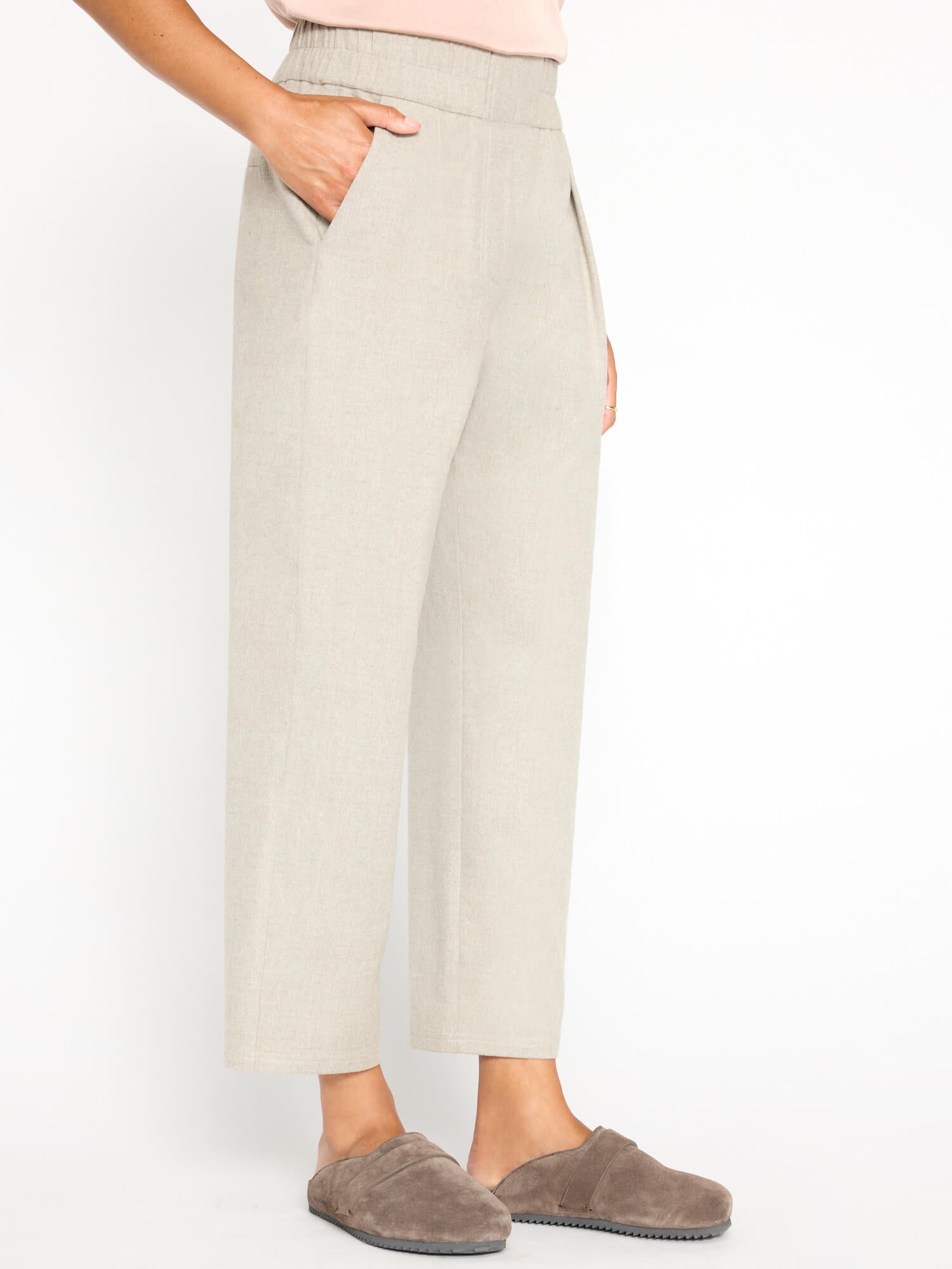 Buy MANGO Women Grey Straight Fit Checked Cropped Regular Trousers -  Trousers for Women 7344454 | Myntra