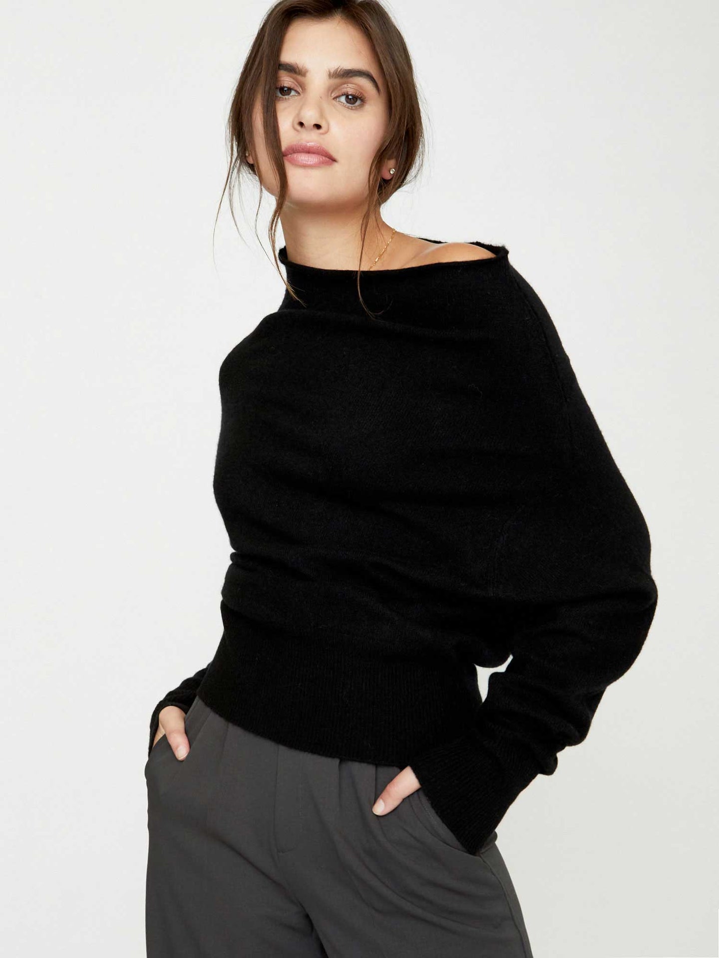 Women's Off Shoulder Cashmere Sweater in Black